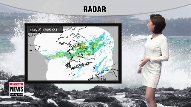 Monsoon rain continues while typhoon approches _ 070218