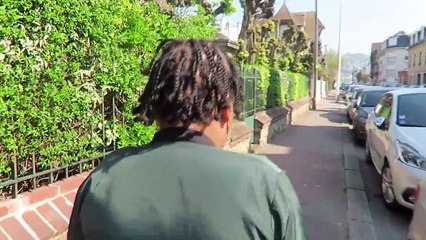 VLOG - QUAND LES FILLES VLOGS SANS MAMAN   HIKMA  NE TROUVENT PAS LE CHEMIN