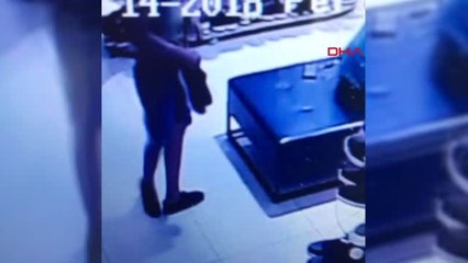 İstanbul Müşteri Gibi Girdi; Cep Telefonunu Böyle Çaldı