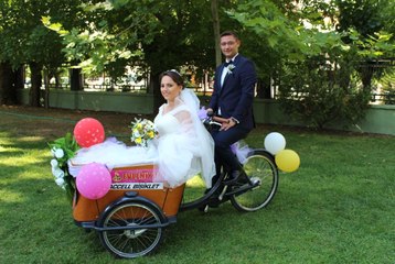 Gelin ve Damat Nikaha Bisikletle Geldi