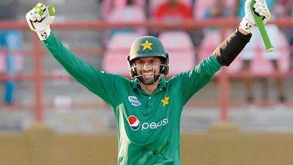 Shoaib Malik Becomes the First Cricketer to Play 100 T20 International Match | वनइंडिया हिंदी
