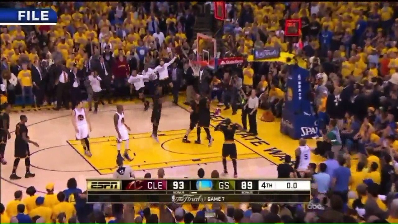 Cleveland Fans React to LeBron James Signing With the Lakers