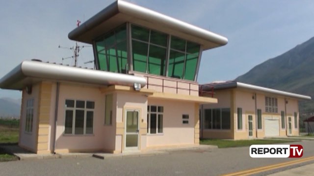 Report Tv - Aeroporti ‘fantazmë’ i Kukësit, pushtohet nga ferrat