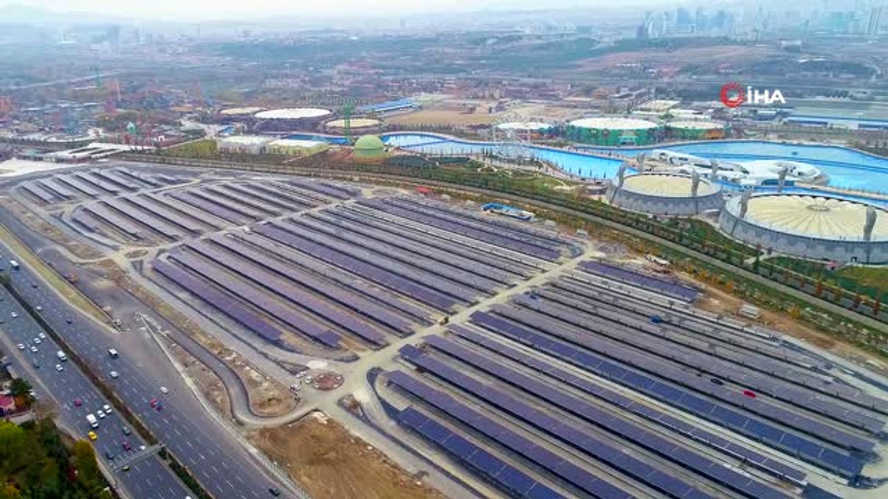 Altı Otopark Üstü Güneş Enerjisi Tarlası...güneş Enerji Santrali Havadan Görüntülendi