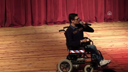 Rap müzikle hayata bağlanan kas hastası gençten destek konseri - İZMİR