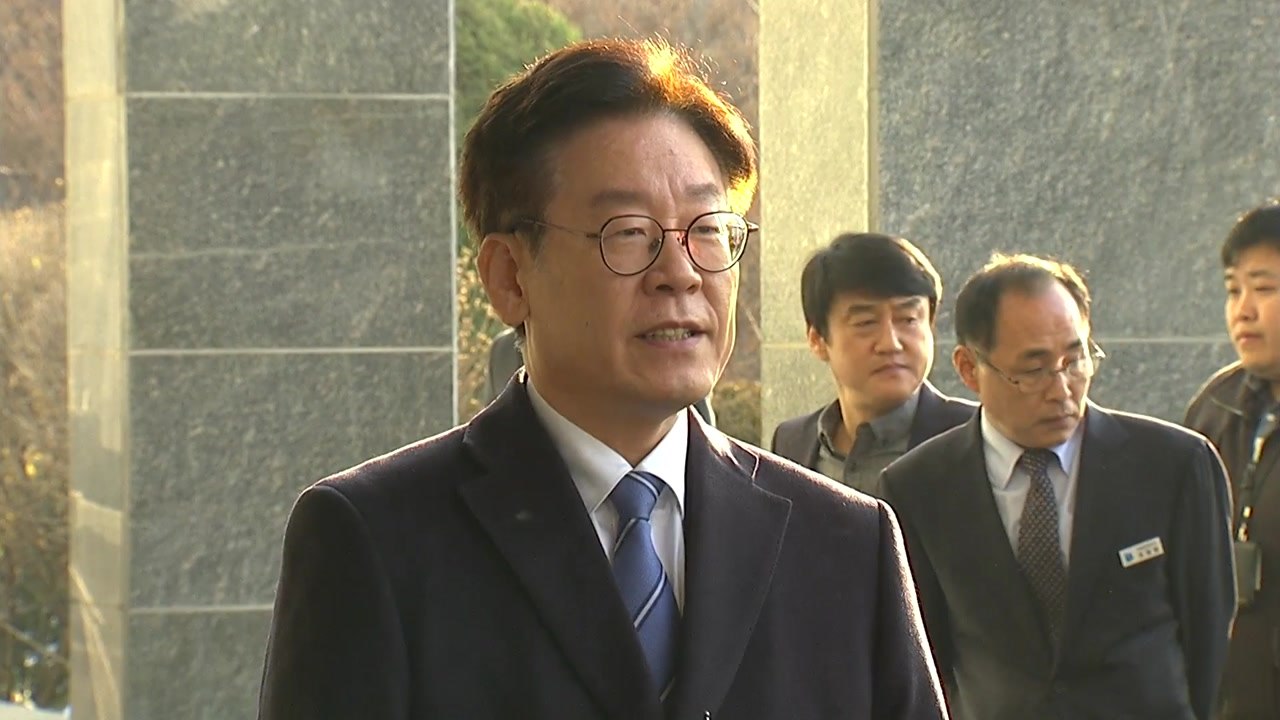[현장영상] 이재명 "죄 없는 아내 말고, 나를 때려라" (공식 입장 발표 전문) /...