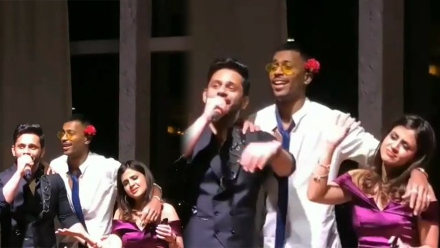 Hardik Pandya sings Channa Mereya for Sakshi Dhoni in Front of MS Dhoni | वनइंडिया हिंदी