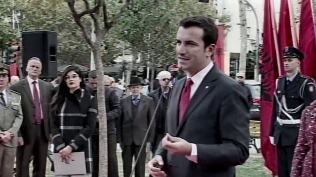 Tirana feston 74 vjetorin e clirimit - Veliaj: Mos tju percaj politika