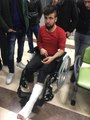 Aykut Kocaman'ı Görmek İsterken Ayağının Üzerinden Polis Aracı Geçti