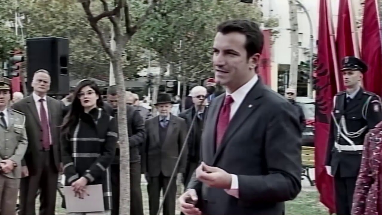 Tirana feston 74 vjetorin e clirimit - Veliaj: Mos tju percaj politika