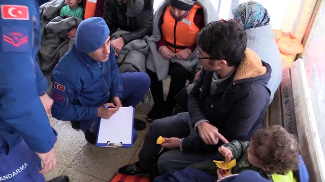 Adada mahsur kalan düzensiz göçmenler kurtarıldı (2) - BALIKESİR