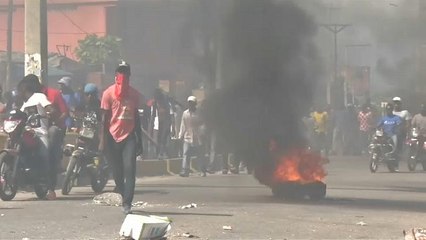 Граждане Гаити требуют отставки президента