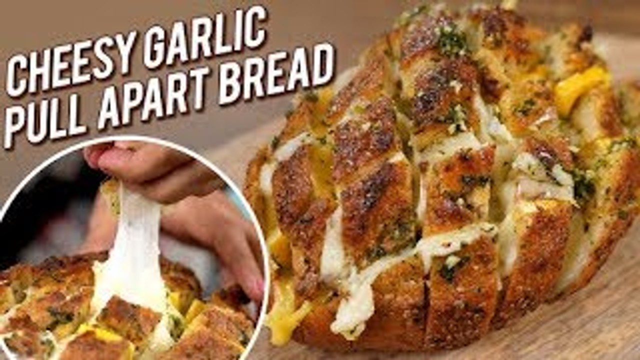 Pull Apart Cheesy Garlic Bread - Quick & Easy G...