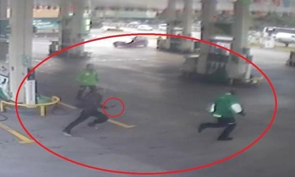 Akaryakıt istasyonunda bıçaklı saldırı