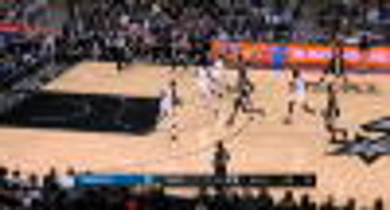 VIRAL: Rudy Gay scores driving dunk in Spurs win