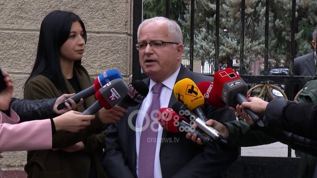 Ora News - Vetingu në politikë, PD: Jo dy standarde, PS: Opinioni i Venecias taban i demokracisë