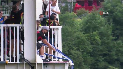 - Dünyanın En Yüksek Cam Köprüsünde Bungee Jumping Keyfi Başlıyor