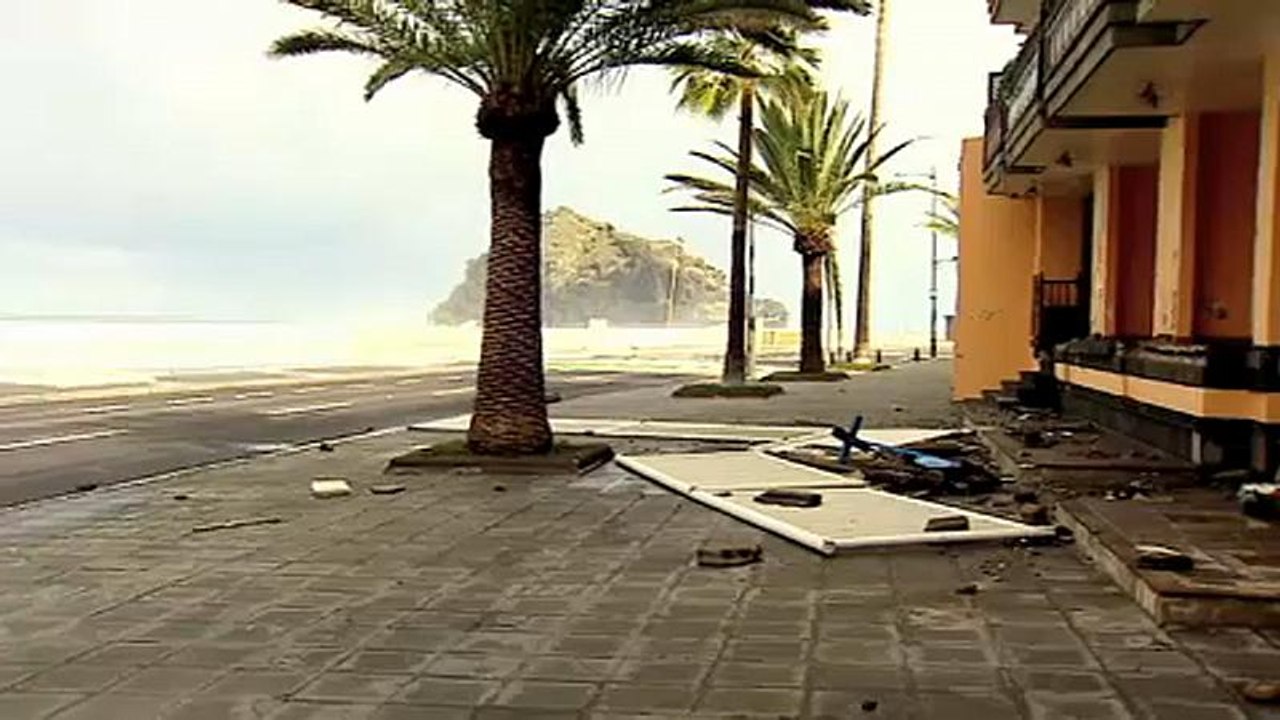 Riesenwellen an spanischer Küste: 83-jährige Frau ertrunken