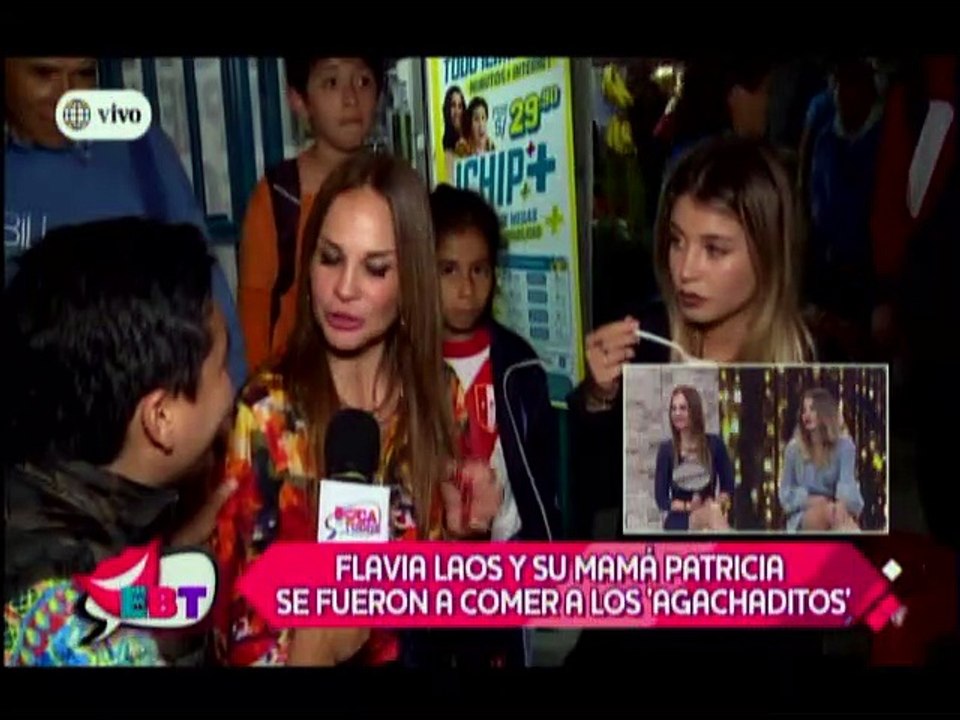 Flavia Laos y su Mama Patricia se fueron a Comer a los Agachaditos