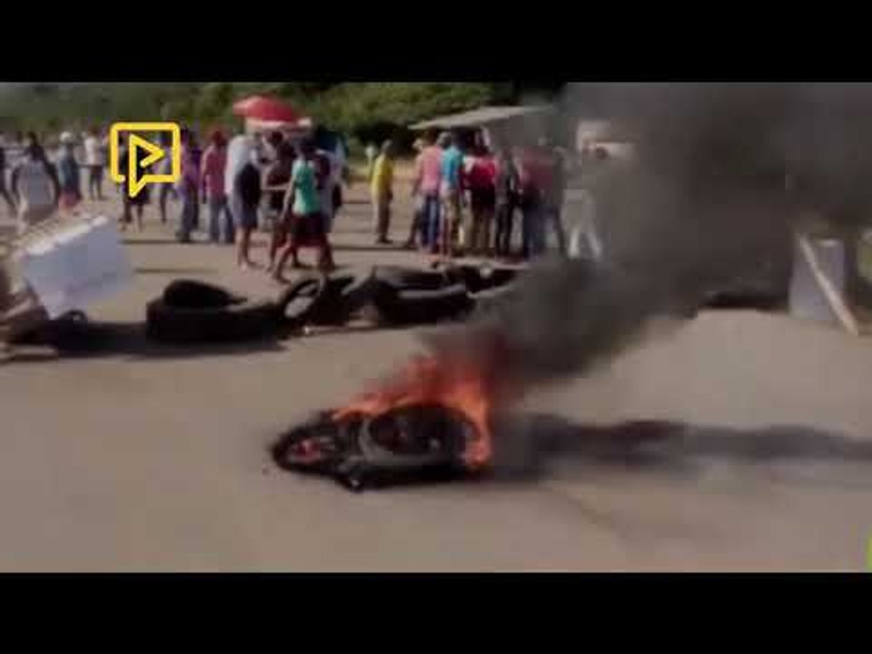 Moradores em Acará protestam contra péssimas condições de estradas
