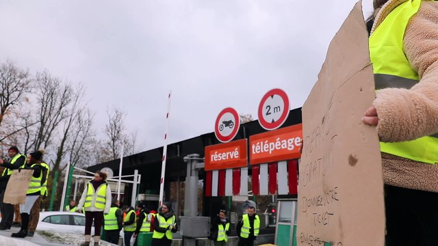 Les Gilets jaunes toujours mobilisés au péage d'Annecy nord