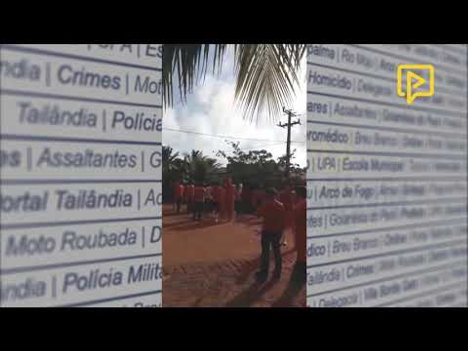 Moradores e trabalhadores da Vila do Incra, no Alto Moju, fazem protesto por melhorias nas estradas
