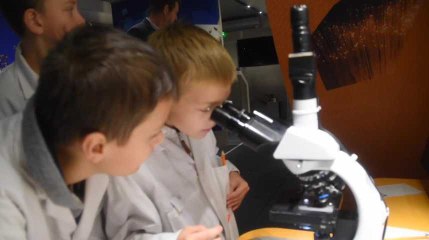 Florennes: l'Xperilab s'invite à l'Athénée royal