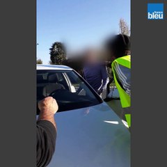 Gilets jaunes : un automobiliste force le passage en Béarn