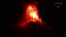 Vulcão de Fogo em nova erupção