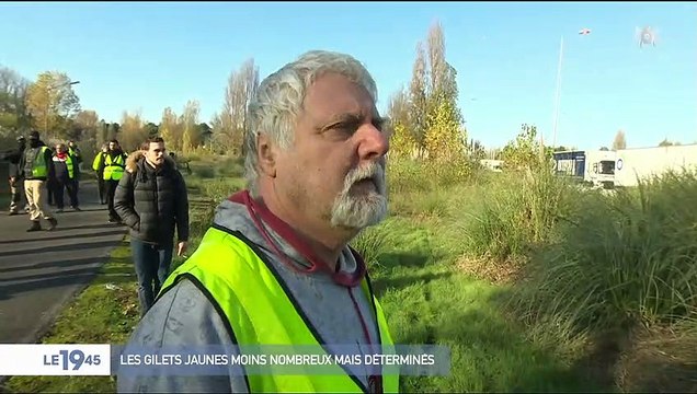 Les gilets jaunes ciblent les dépôts de carburant