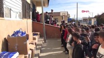 Şırnak Kızılay'dan Şırnak'taki 350 Öğrenciye Giysi ve Bot