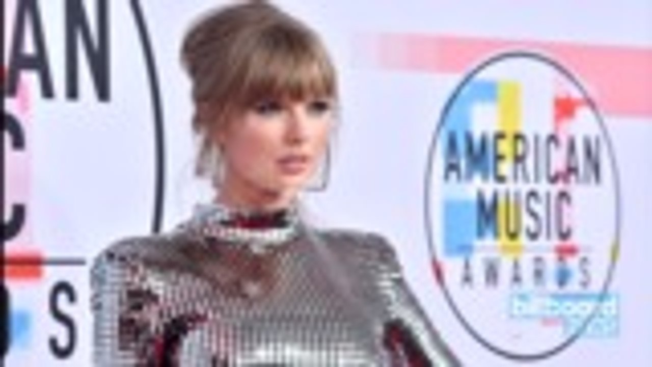 Taylor Swift Announces New Record Deal With Universal Music Group | Billboard News