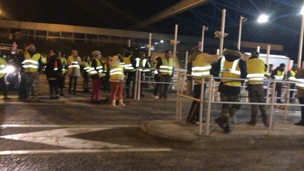 En Vendée, la mobilisation des gilets jaunes continue pendant la nuit