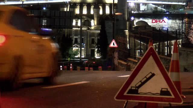 İstanbul Haliç Boğazı'ndaki Üç Köprü Trafiğe Kapatıldı