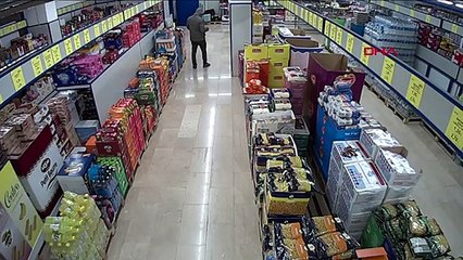 Çikolatayla kasa açtıran gaspçıyı, dokunduğu cips ve limonata ele verdi