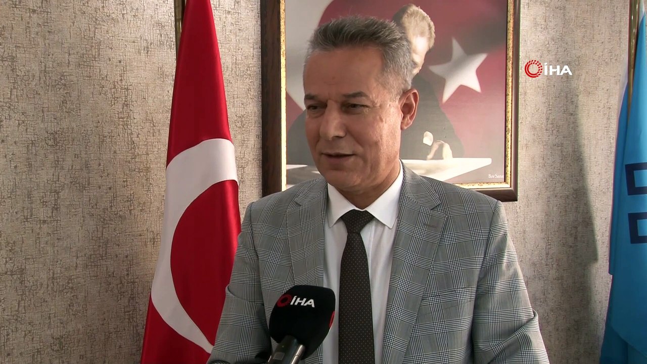 Göçmen kuşların kışlık mekanı Çukurova Deltası flamingolarla renklendi... Flamingoların dansı havadan görüntülendi