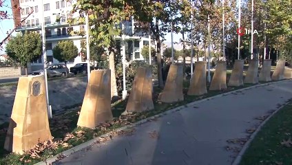 Isparta’daki Parkta 10 Türk Büyüğünden 9‘unun Büstü Çalındı