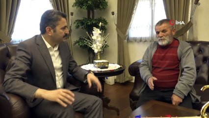 Çöpte bulduğu altınları polise veren hurdacı ödüllendirildi