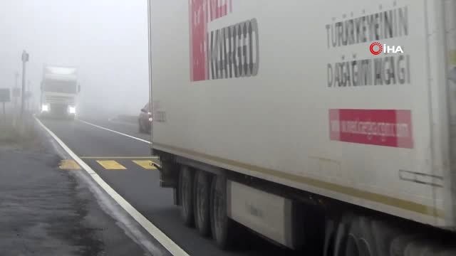 Bolu Dağı'nda Yoğun Sis...sis Nedeniyle Görüş Mesafesi Yer Yer 20 Metreye Düşüyor