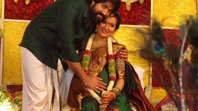 ರಾಧಿಕಾ ಪಂಡಿತ್ ಸೀಮಂತದ ನಂತರ ಅಚ್ಚರಿಯ ಉಡುಗೊರೆಯನ್ನ ಕೊಟ್ರು ಯಶ್ | FILMIBEAT KANNADA