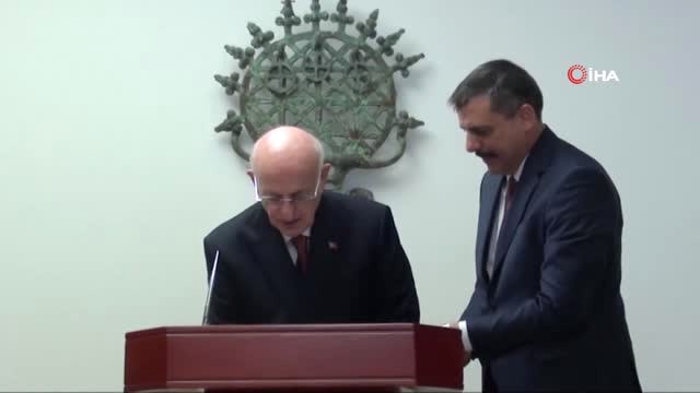 Eski TBMM Başkanı İsmail Kahraman; 15 Temmuz Türkiye'nin Varlığına Kasteden Bir Hareketti