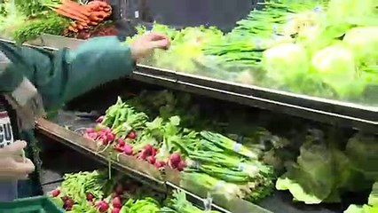Avoid romaine lettuce amid E. coli outbreak, health officials warn