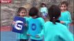 Tuba Büyüküstün, 20 Kasım Çocuk Hakları Günü için mavi kıyafetini giydi. Büyüküstün, bu özel günde çocuklarla bir video çekti ve Instagram hesabından paylaştı.