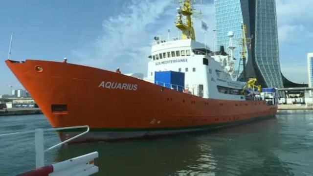 Италия требует арестовать Аквариус