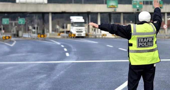 Zorunlu Kış Lastiği Uygulaması 1 Aralık'ta Başlıyor! Uymayana 715 Lira Para Cezası Kesilecek