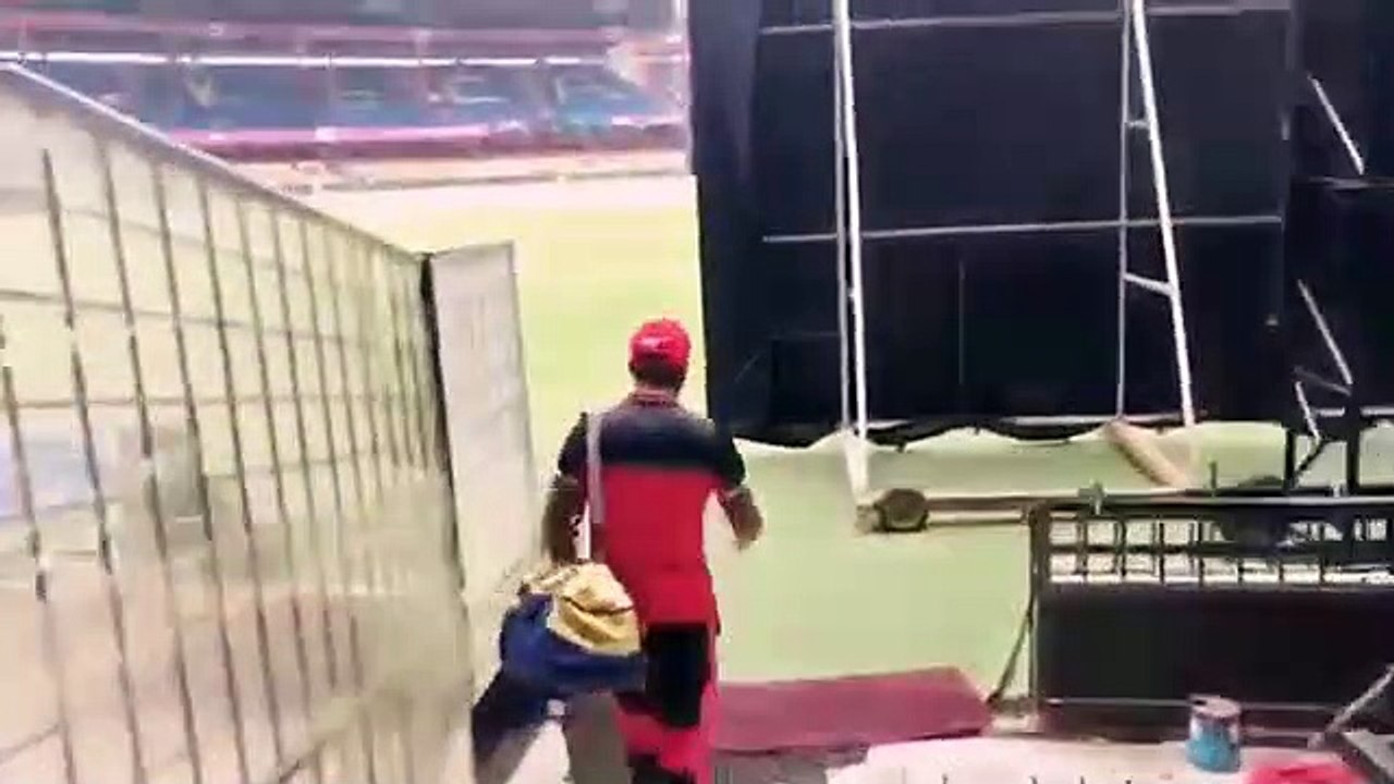 Virat kohli made video for AB devillars & also watch RCB dressing room & practice session of Kohli