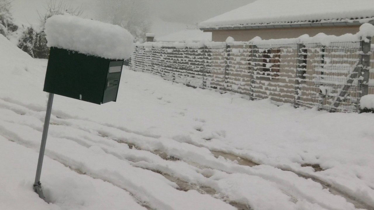 Dans l'Ain, les habitants doivent faire face à 17 cm de neige et un froid polaire