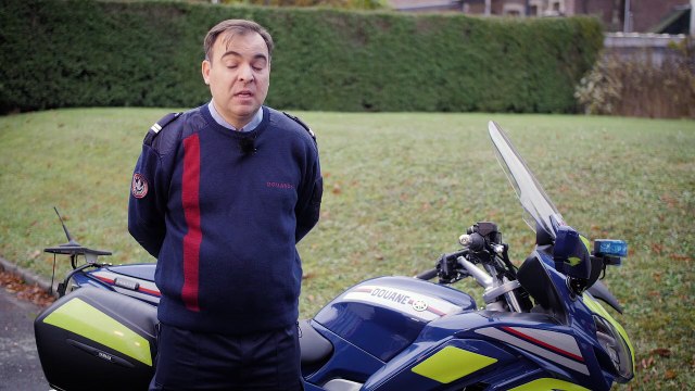 Liberté, Égalité, Indépendance - Hubert, contrôleur des douanes