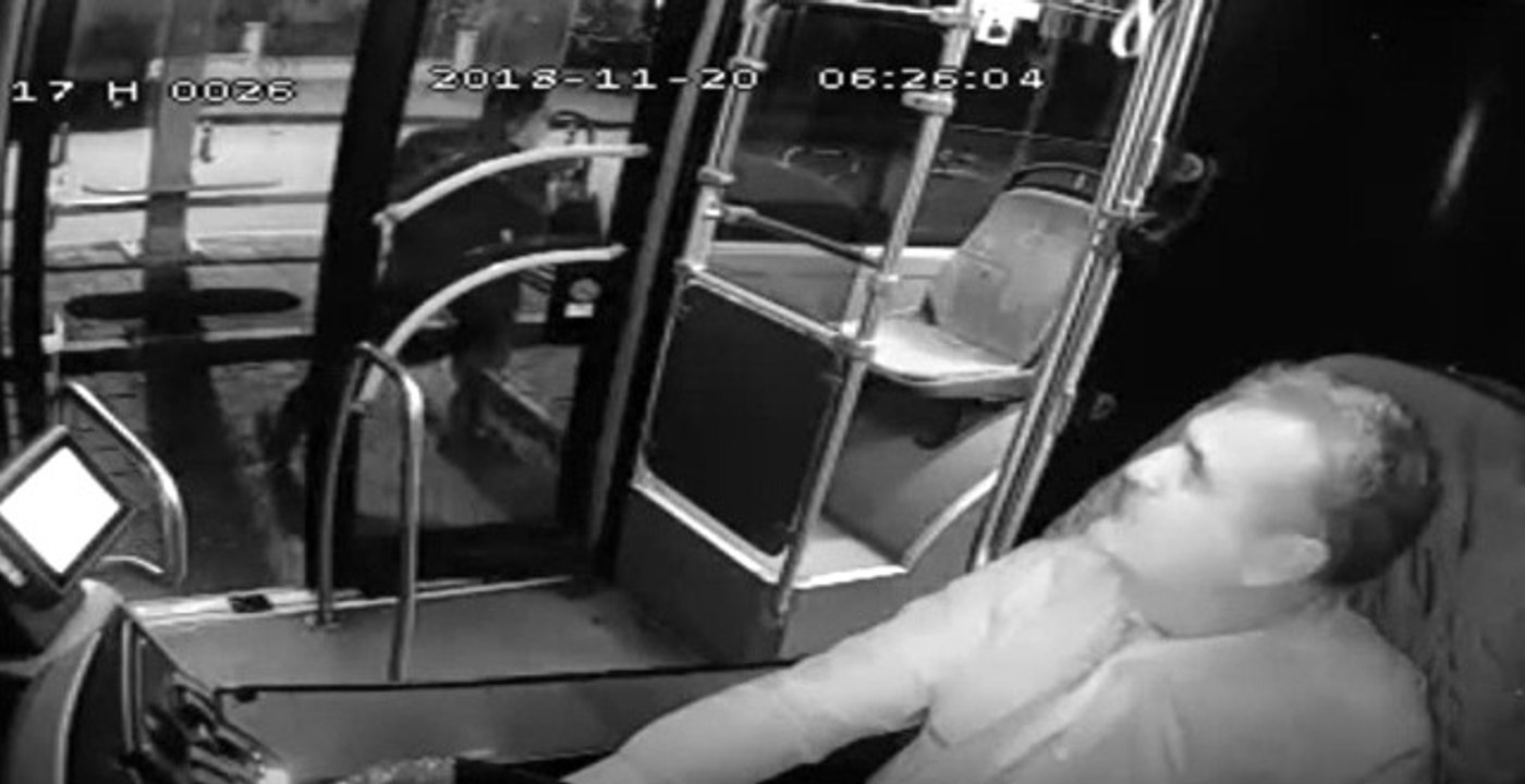 Eşini Öldürdükten Sonra Kafasına Sıktı