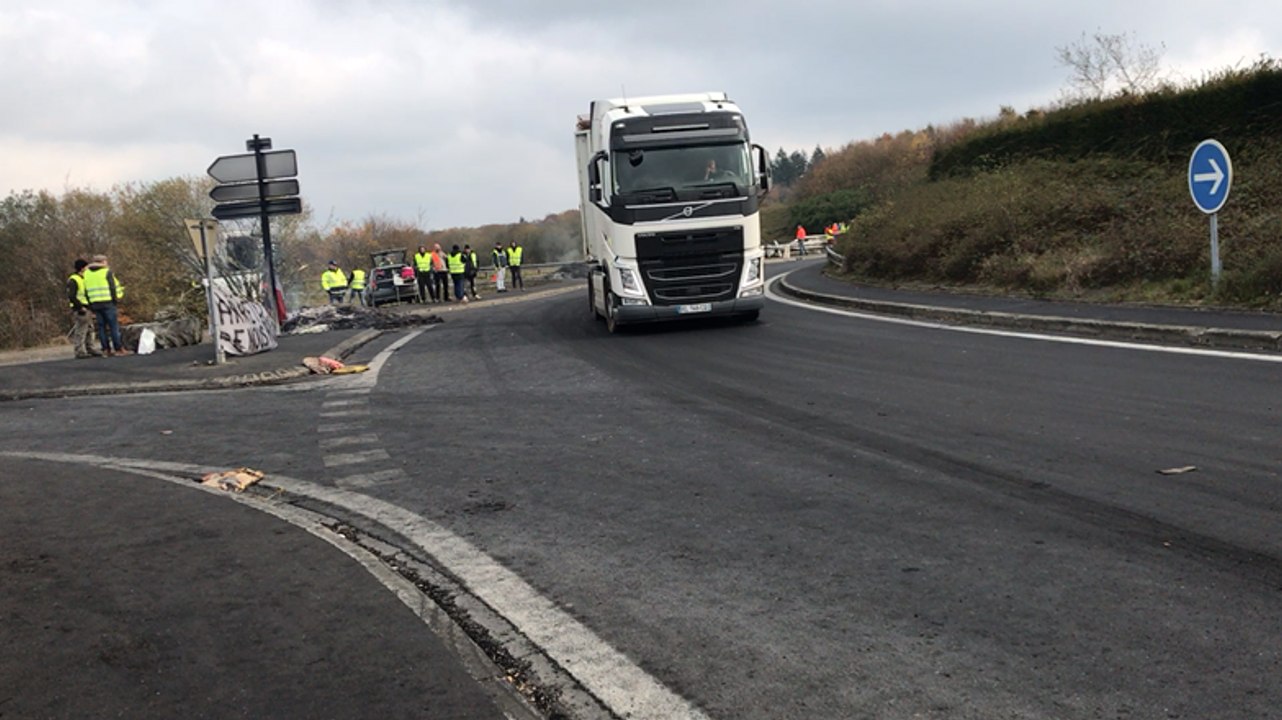 Gilets jaunes à Guilberville: désaccords autour du rond-point